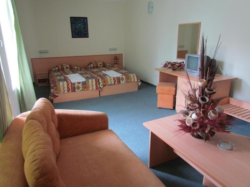 Family Hotel Aurelia ساني بيتش المظهر الخارجي الصورة