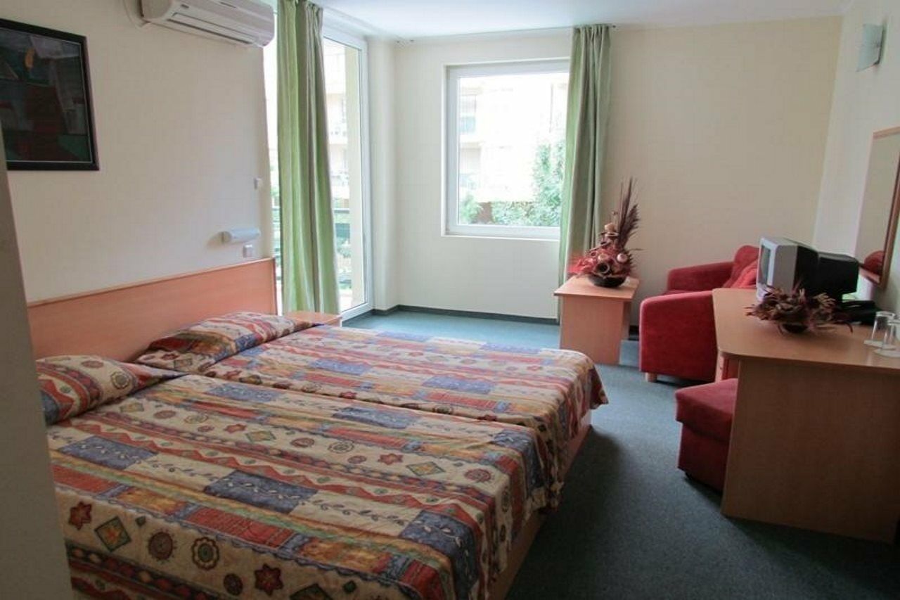 Family Hotel Aurelia ساني بيتش المظهر الخارجي الصورة
