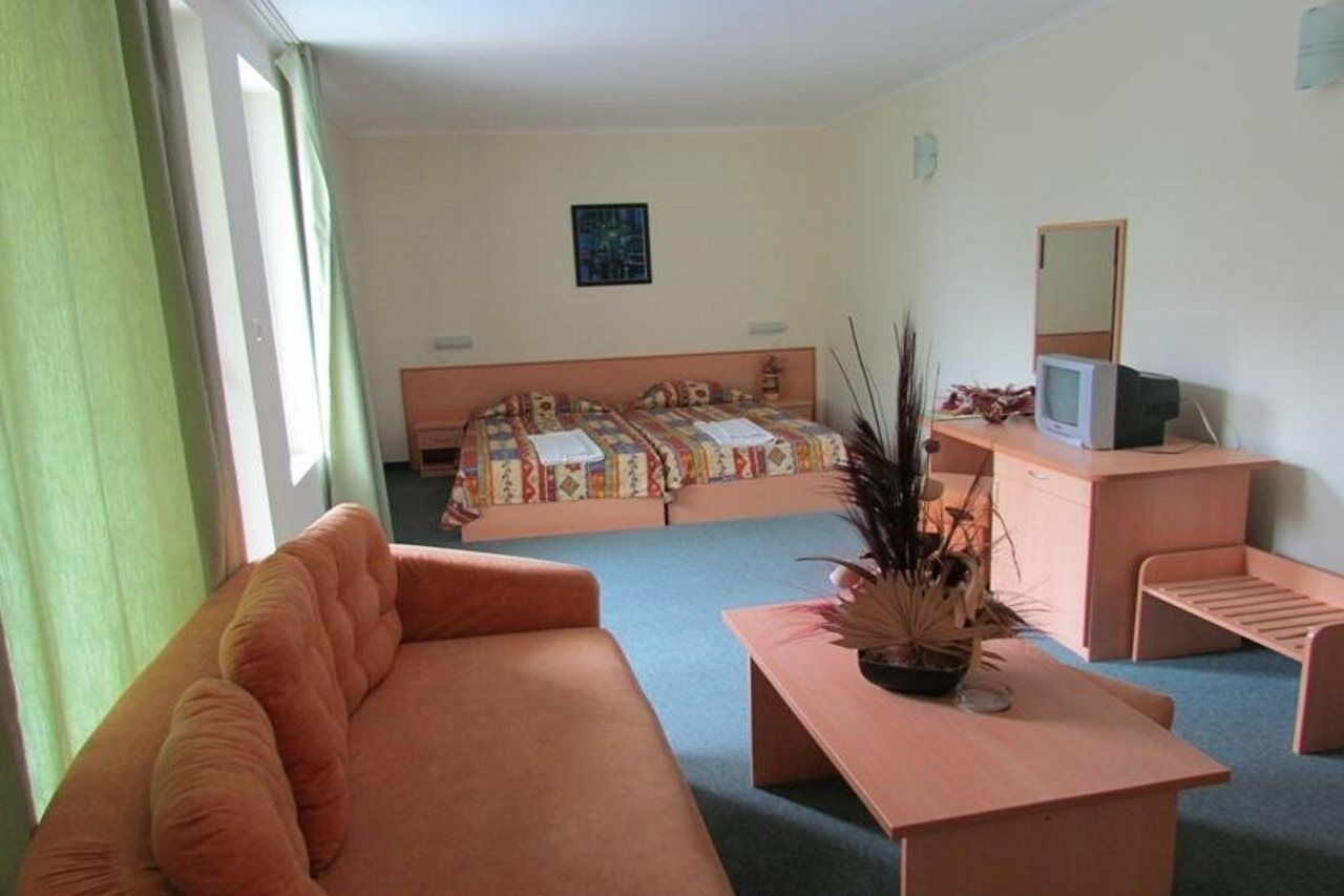 Family Hotel Aurelia ساني بيتش المظهر الخارجي الصورة