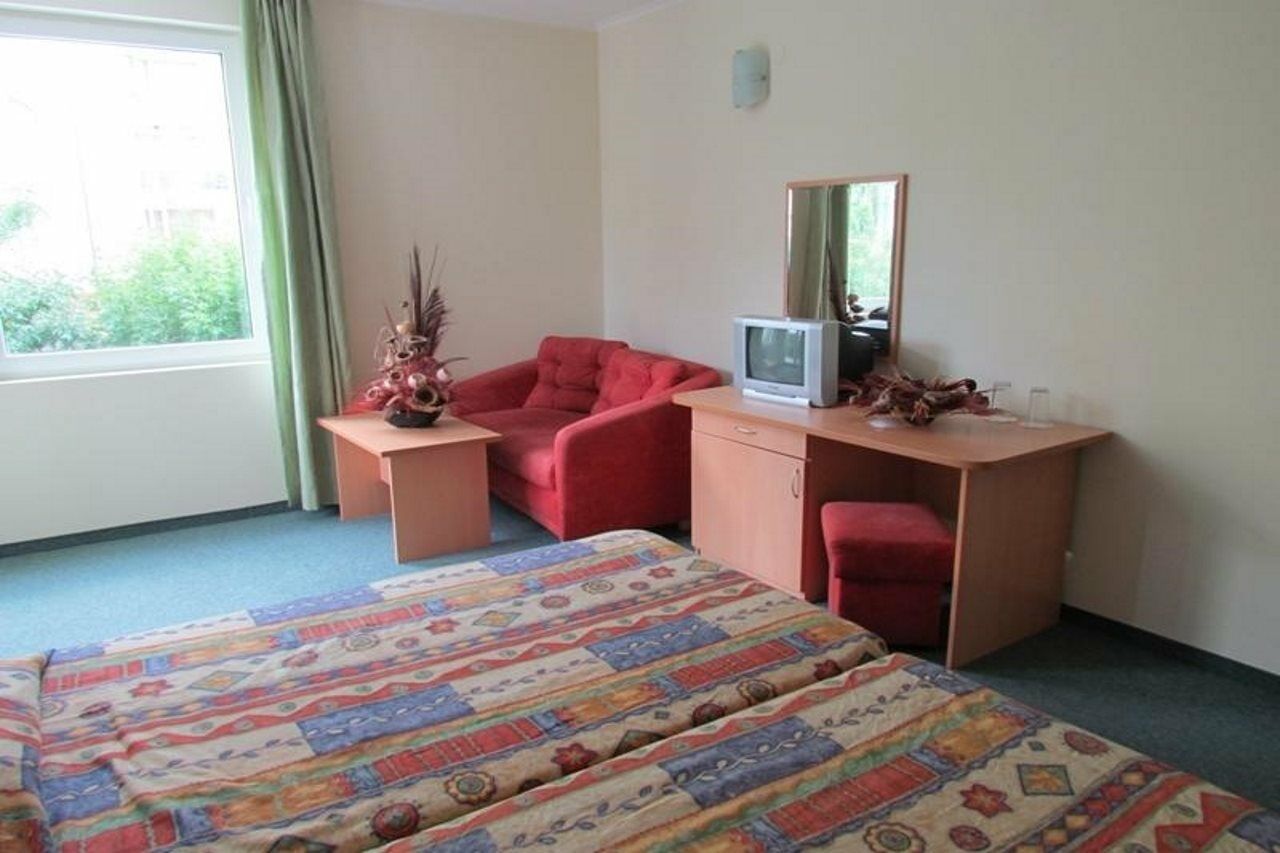 Family Hotel Aurelia ساني بيتش المظهر الخارجي الصورة